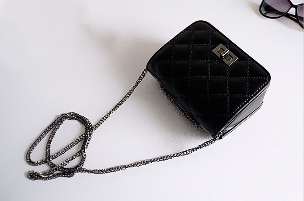 Quilted Chain Crossbody Bag
